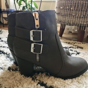 NWOT GREY ANKLE BOOTS
